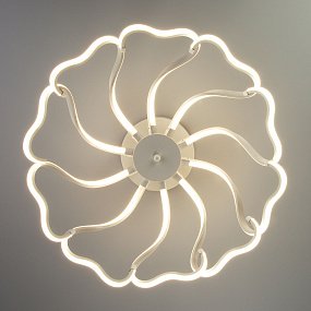 Потолочная светодиодная люстра Eurosvet Begonia 90095/10 белый